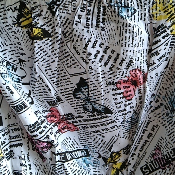 Nwt Newsprint Crop Top (L) - Picture 2 of 5